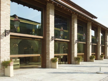SA91 - Aluminium and wood Sash window by Capoferri Serramenti - view 2